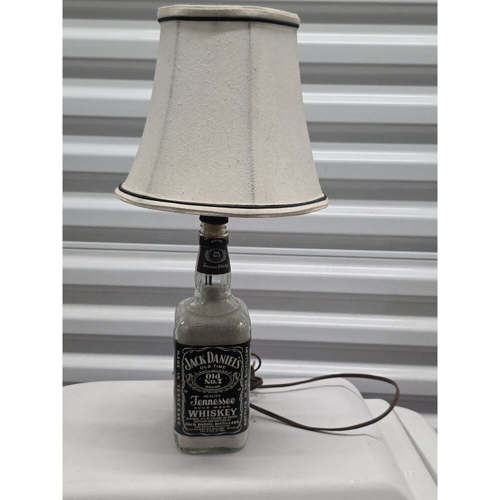 Jack Daniel's Old No. 7 Whiskey Bottle Table Lamp – Vintage Bar Decor